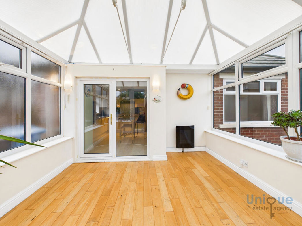Property image 11 of 22