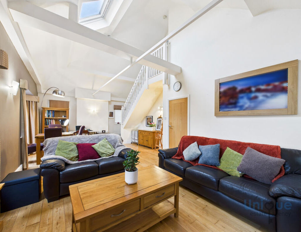 Property image 3 of 22