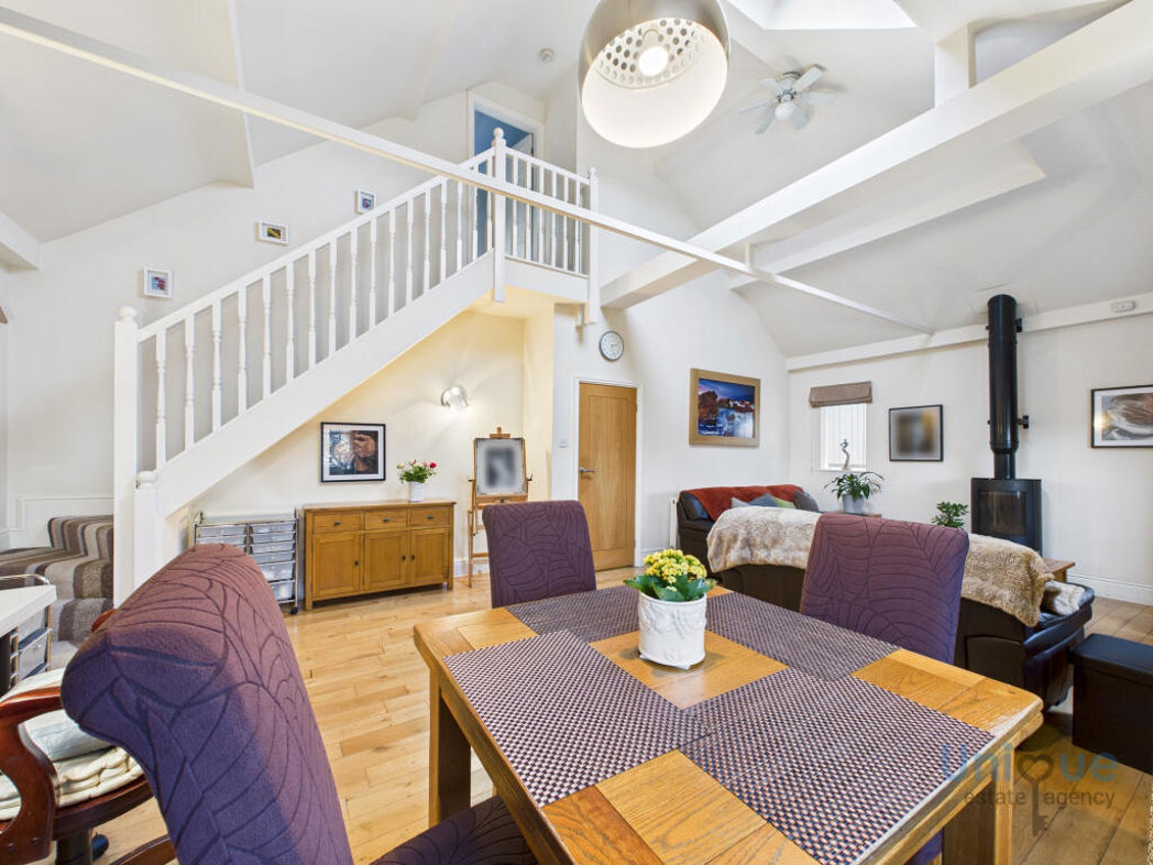 Property image 2 of 22