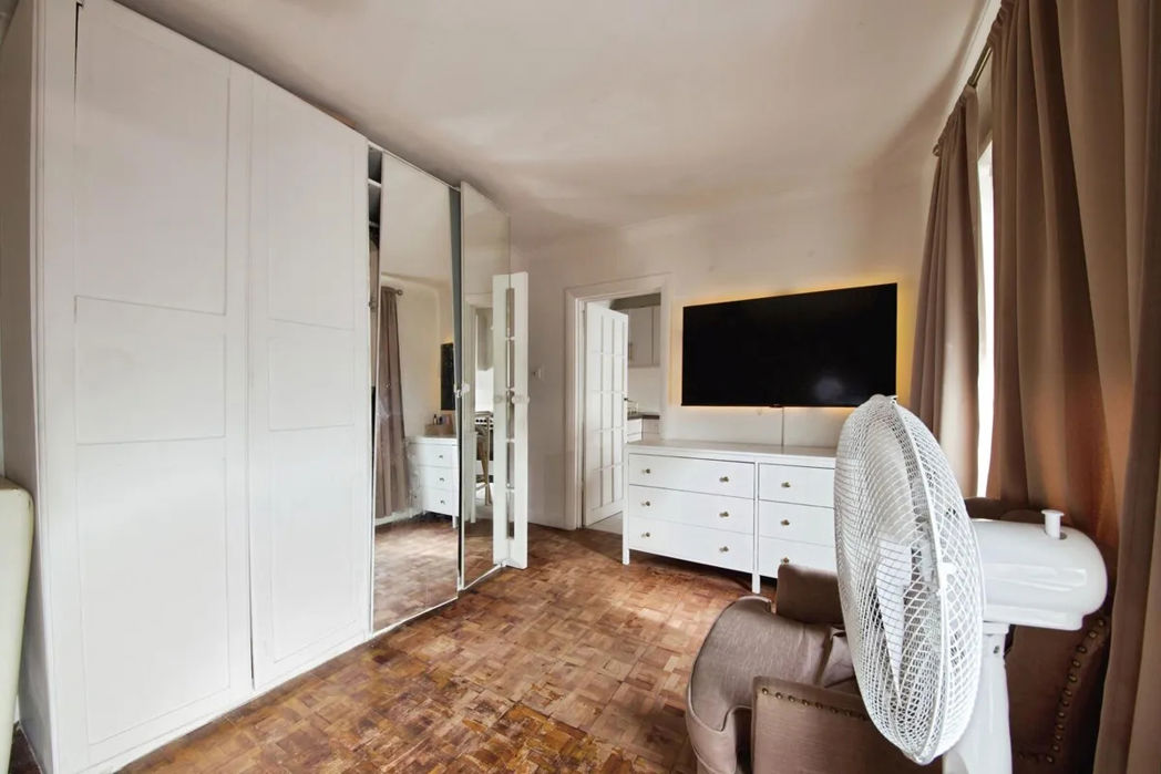 Property image 5 of 9