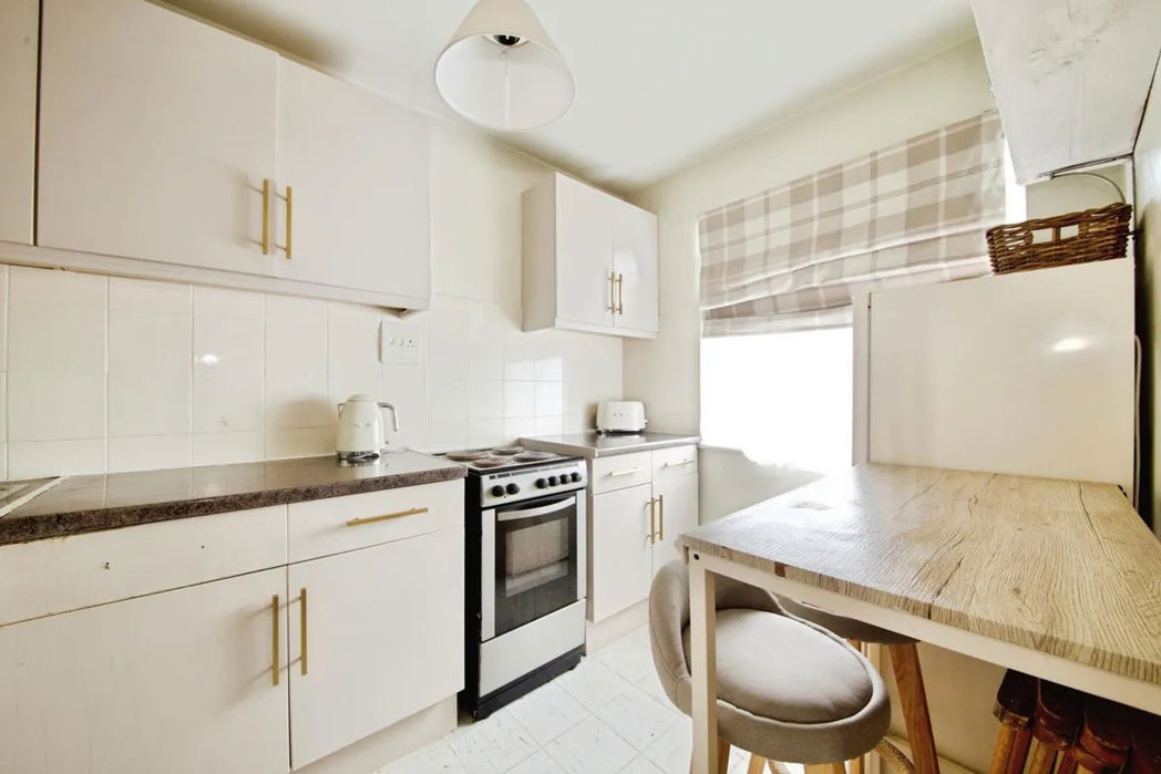 Property image 7 of 9