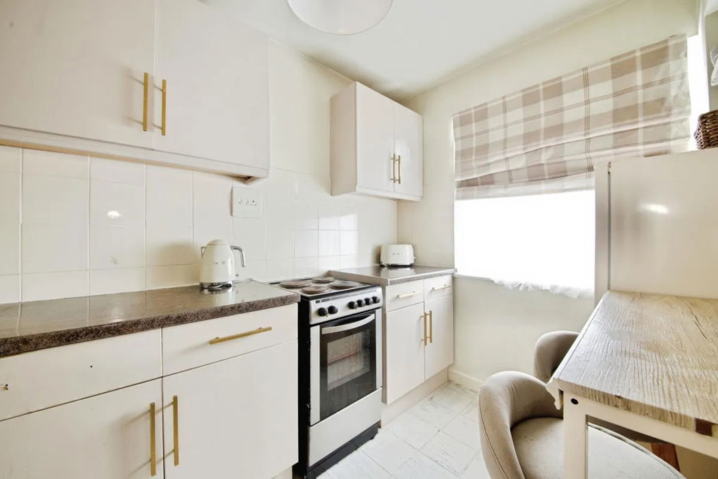 Property image 8 of 9
