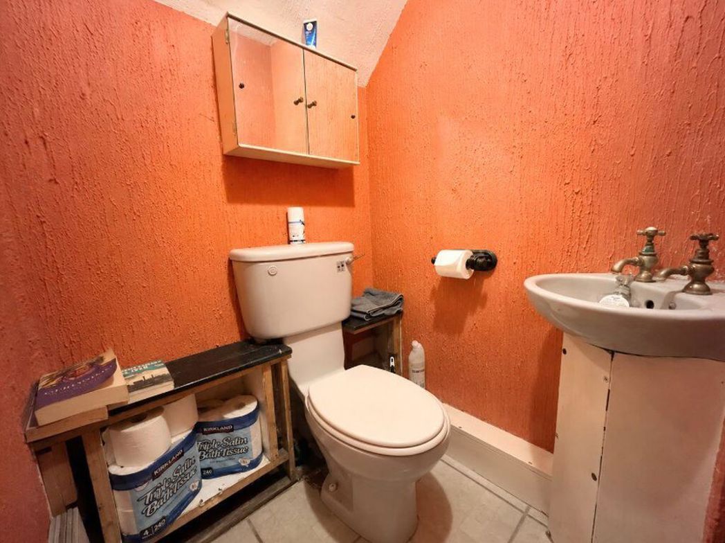 Property image 8 of 11