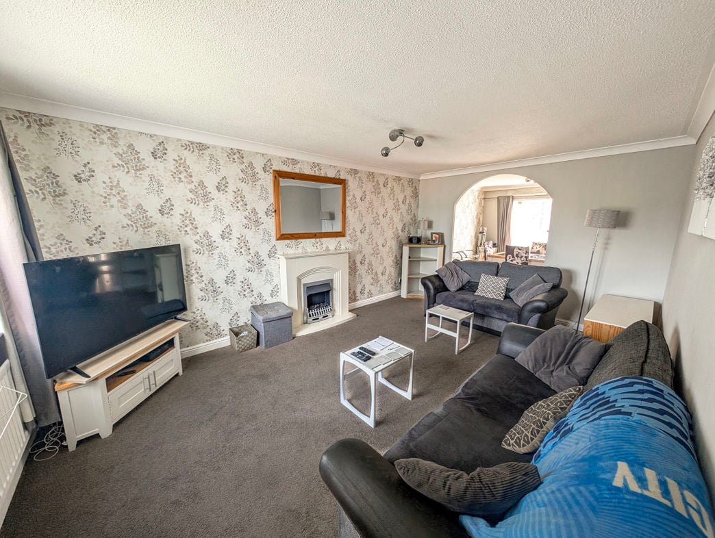 Property image 2 of 13