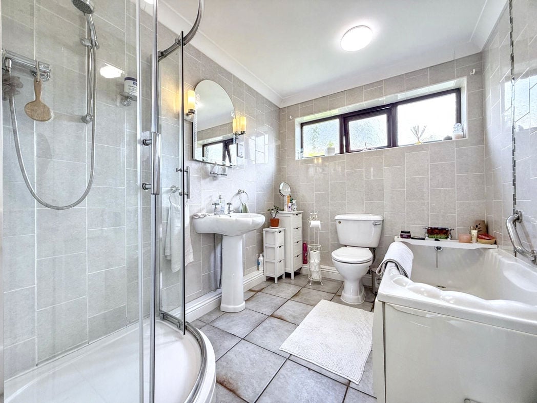 Property image 13 of 29