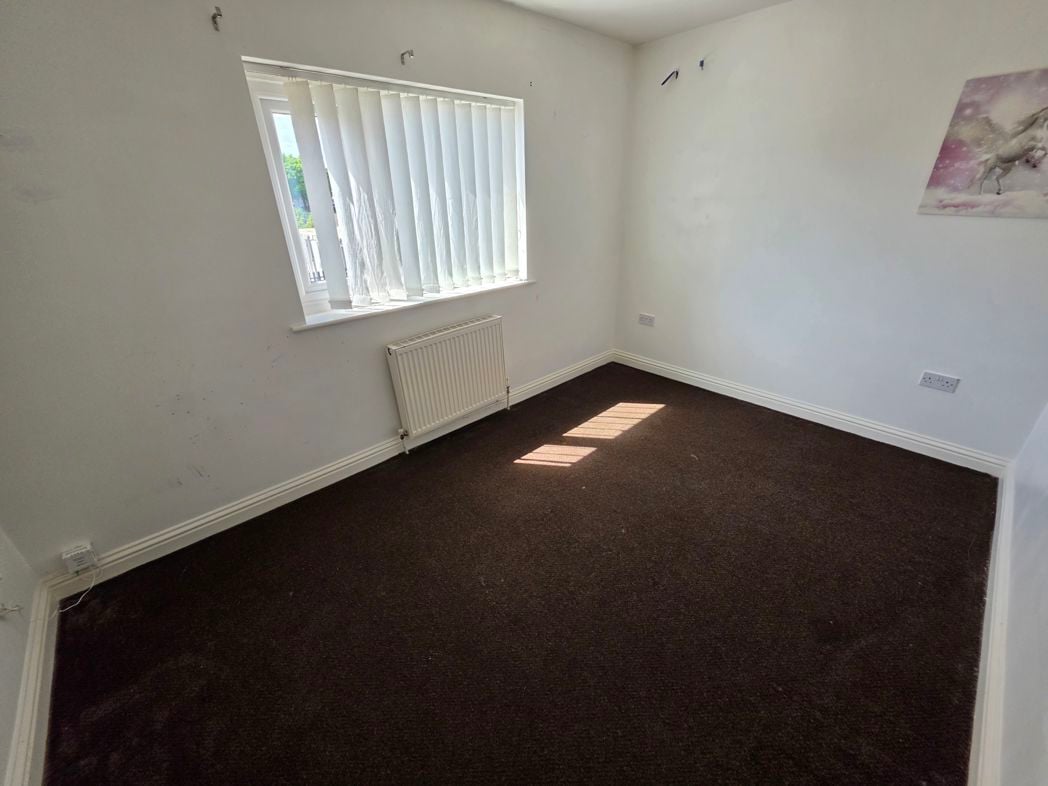 Property image 5 of 11