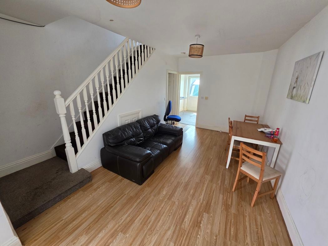 Property image 2 of 10