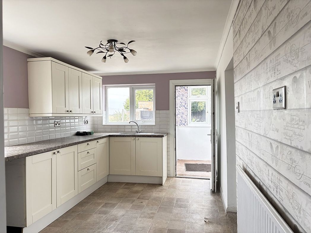 Property image 3 of 21