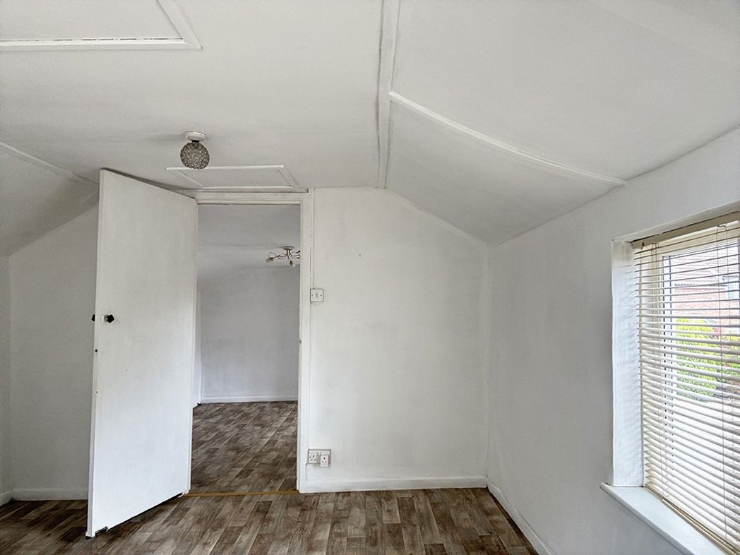 Property image 12 of 21