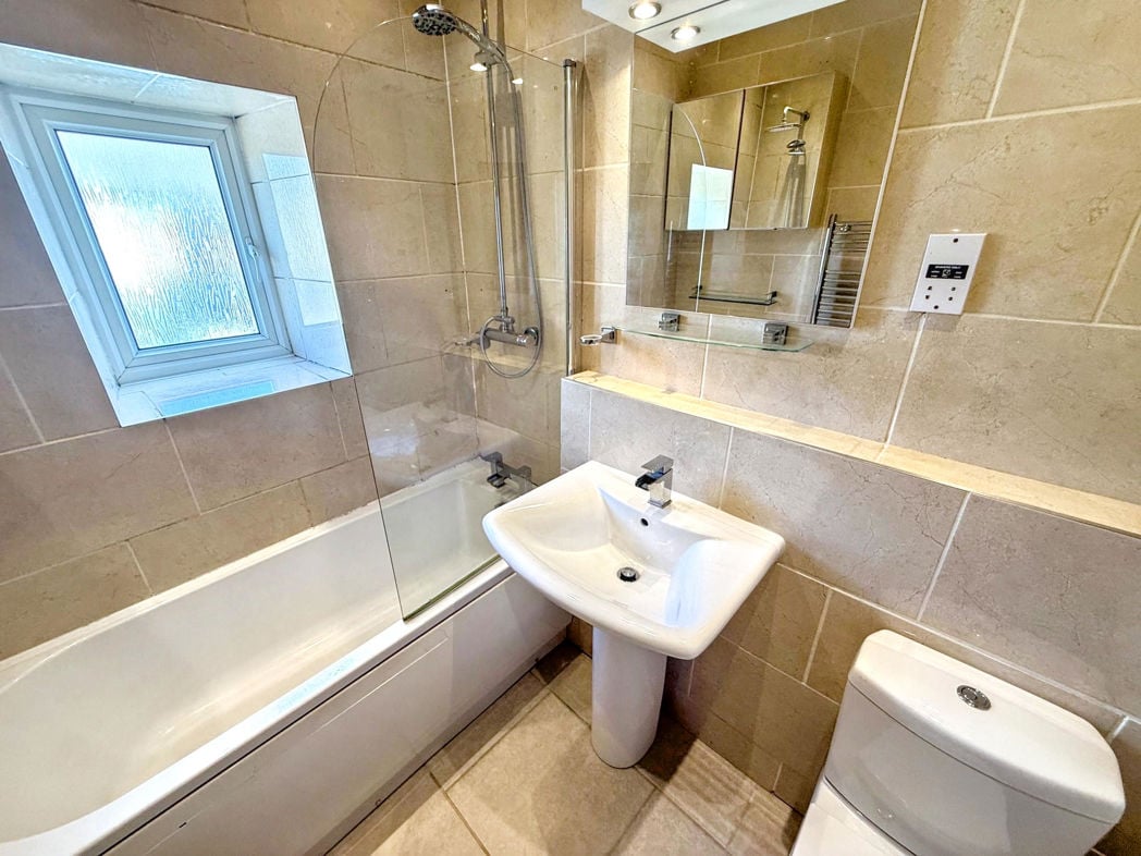 Property image 6 of 8