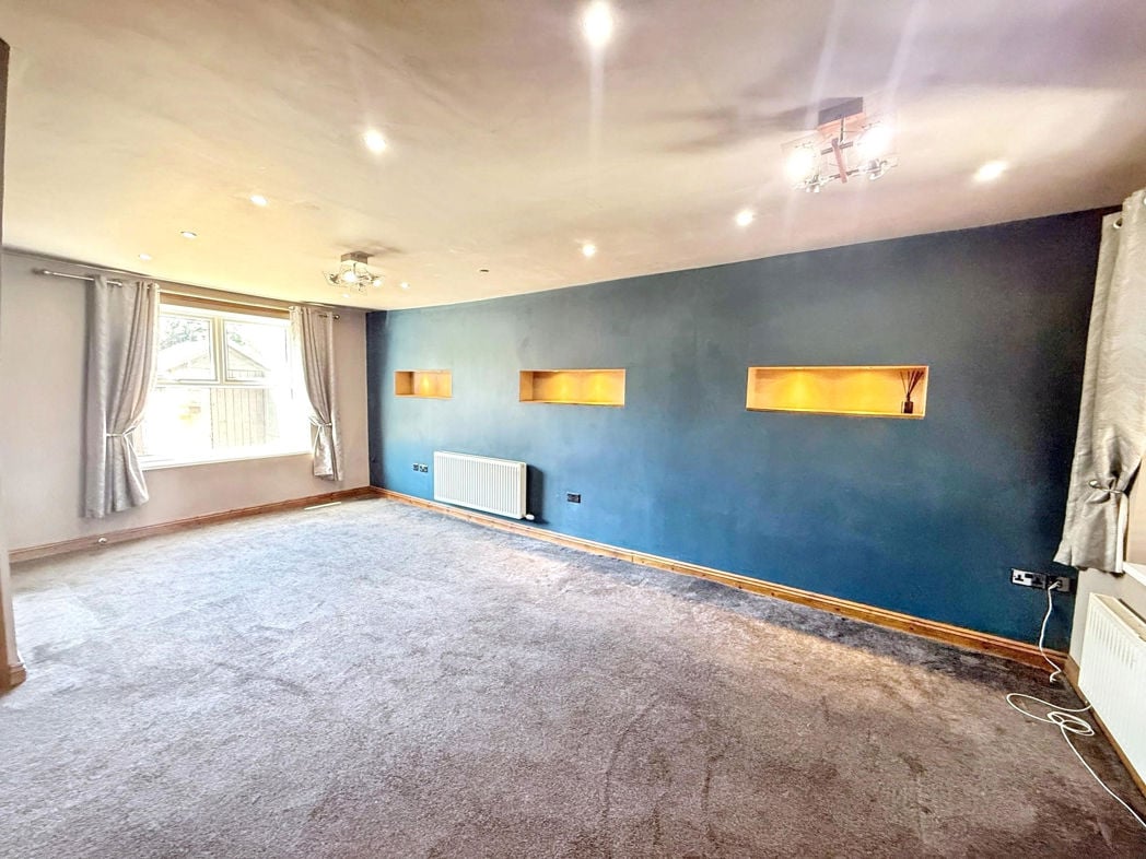 Property image 2 of 8