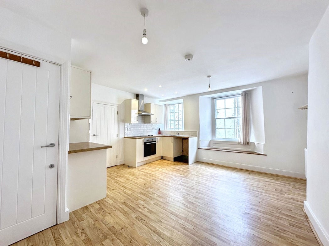 Property image 2 of 8