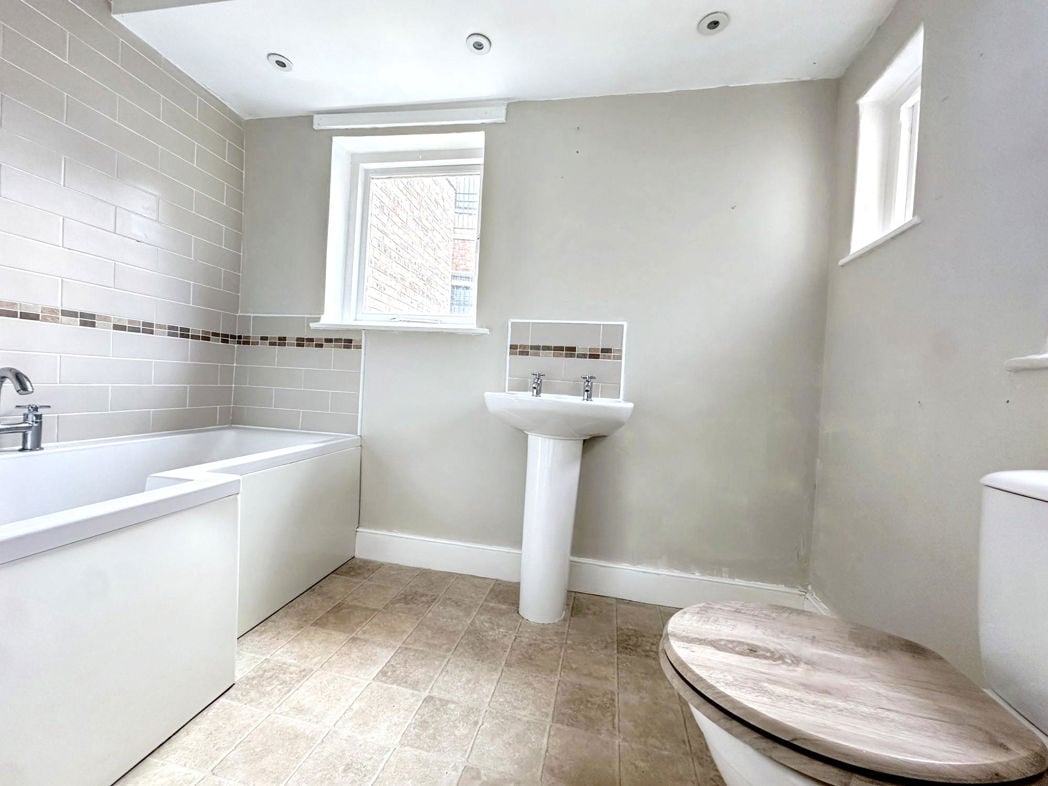 Property image 4 of 8