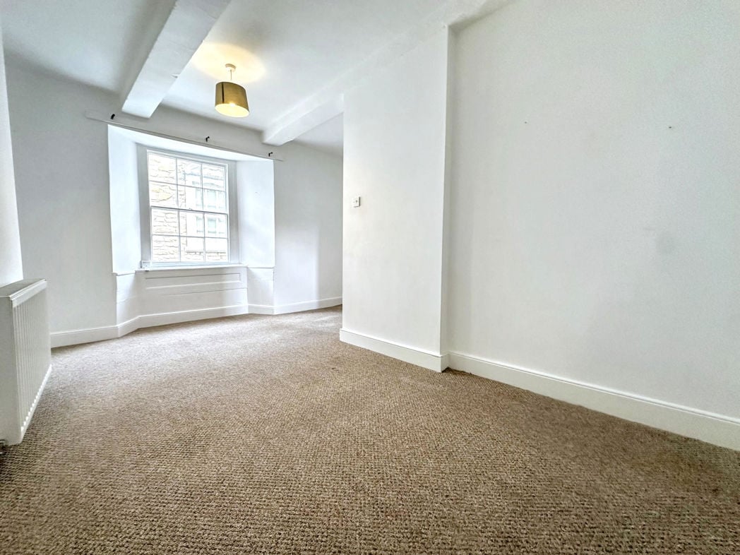 Property image 5 of 8