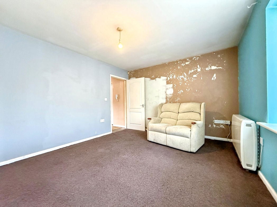 Property image 8 of 12
