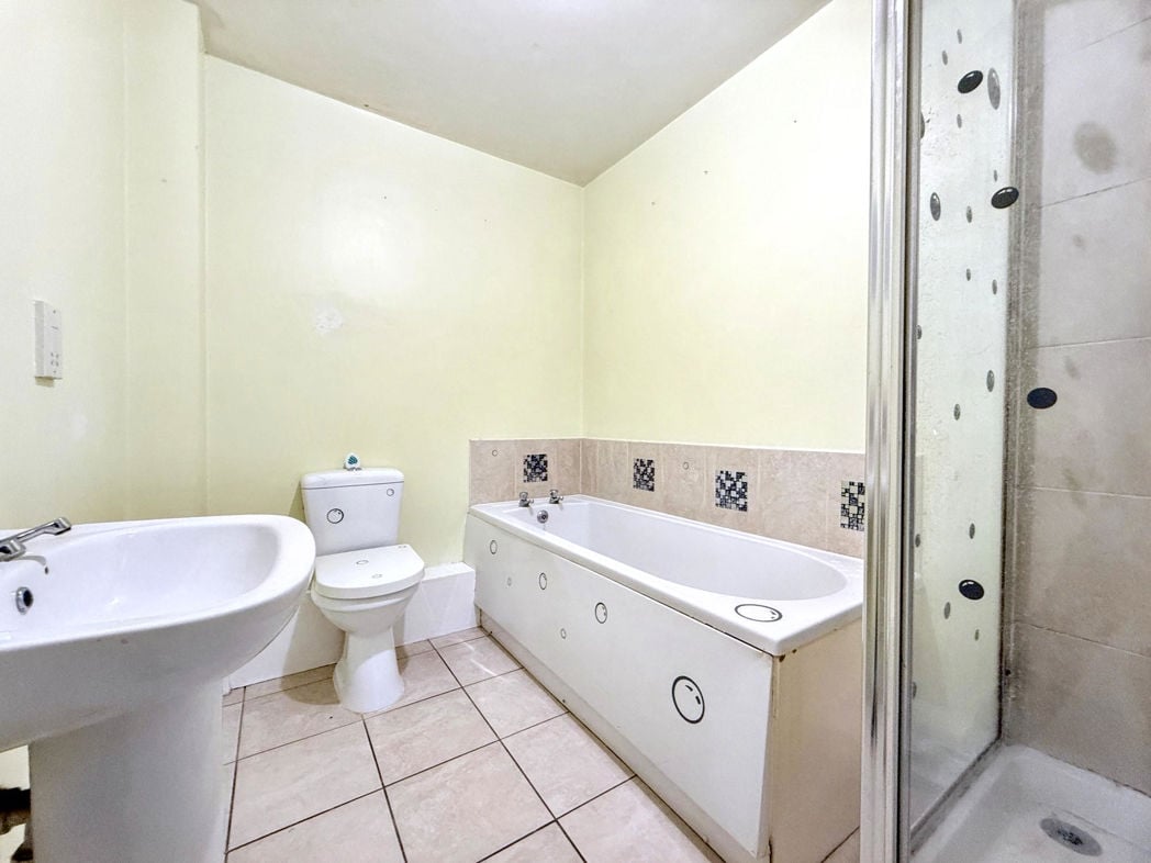 Property image 10 of 12
