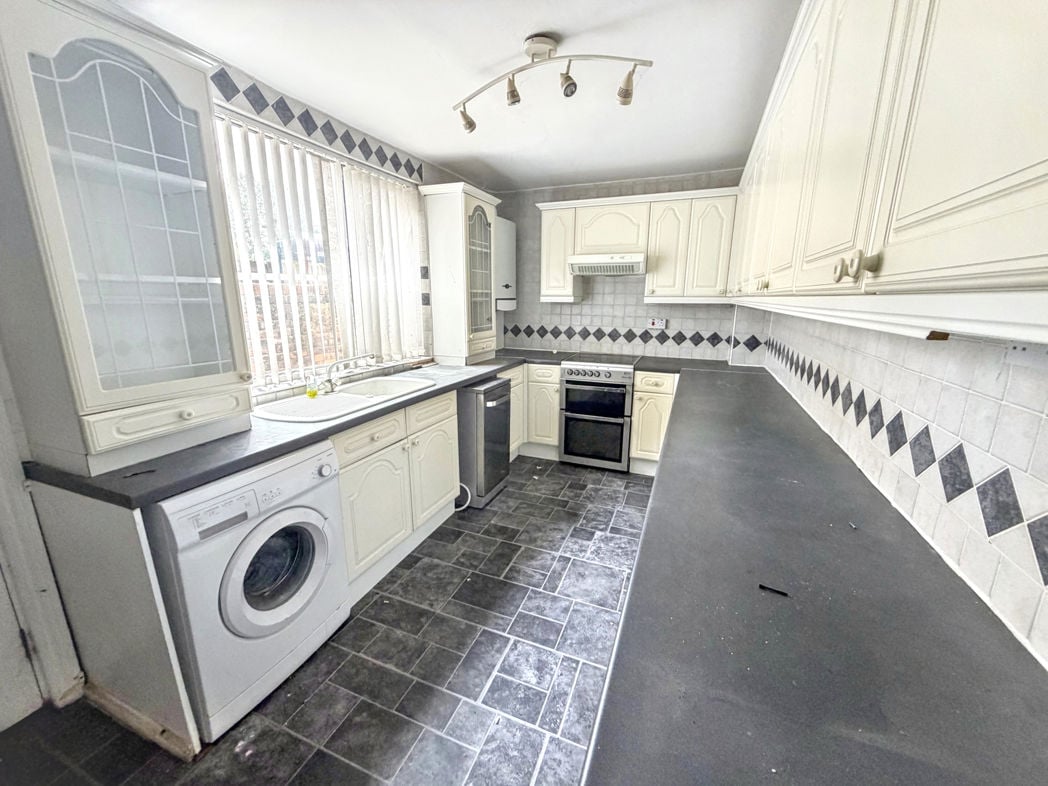 Property image 2 of 12