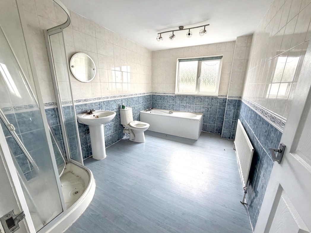 Property image 7 of 12