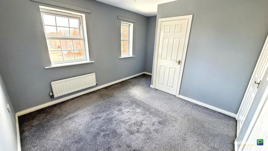 Property image 11 of 17