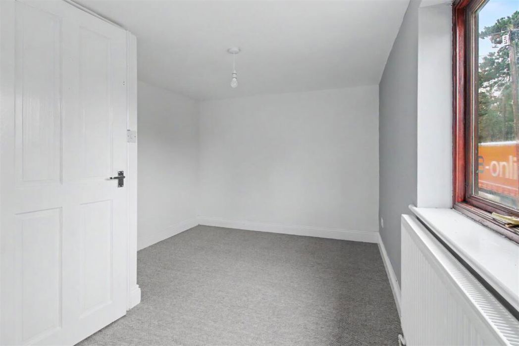 Property image 11 of 15