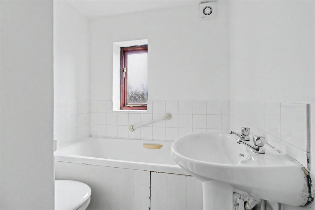 Property image 14 of 15