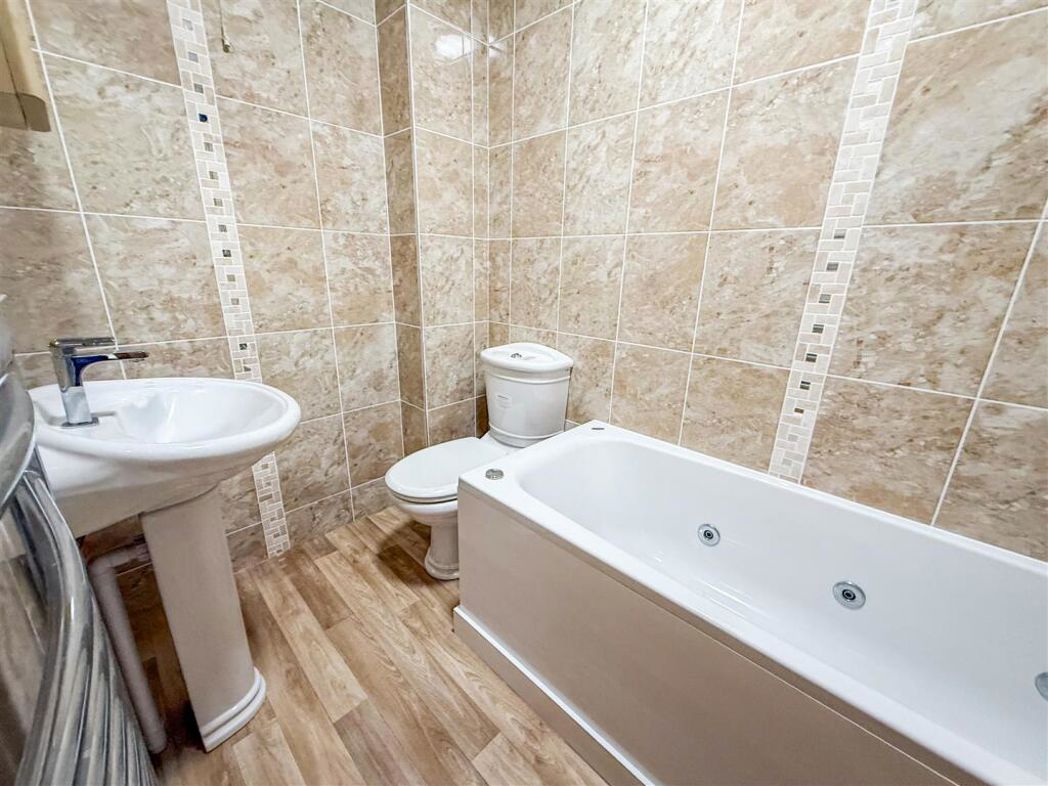 Property image 11 of 39