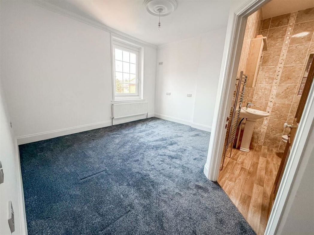 Property image 16 of 39