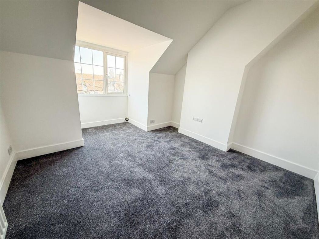 Property image 27 of 39