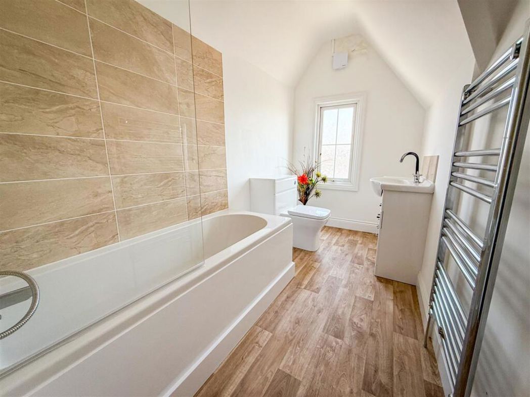 Property image 33 of 39
