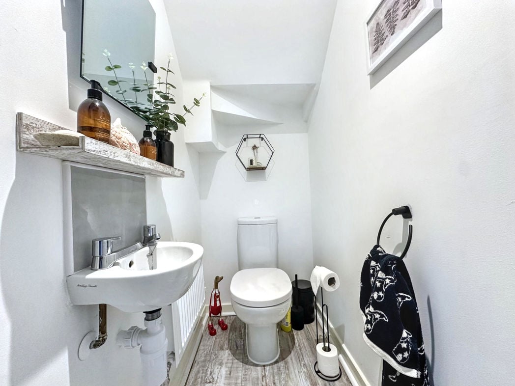 Property image 8 of 22
