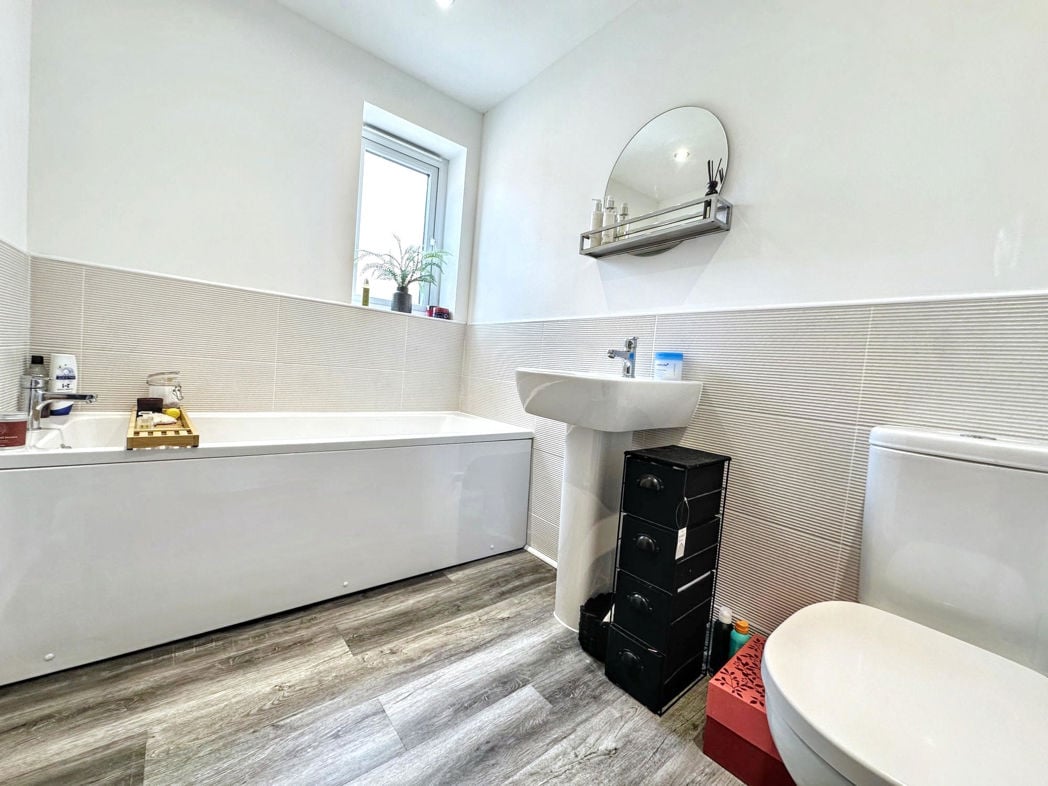 Property image 16 of 22