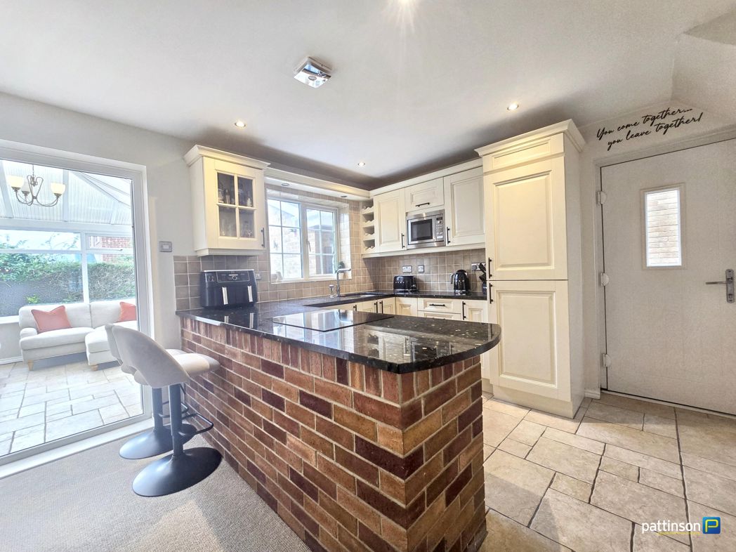 Property image 6 of 21