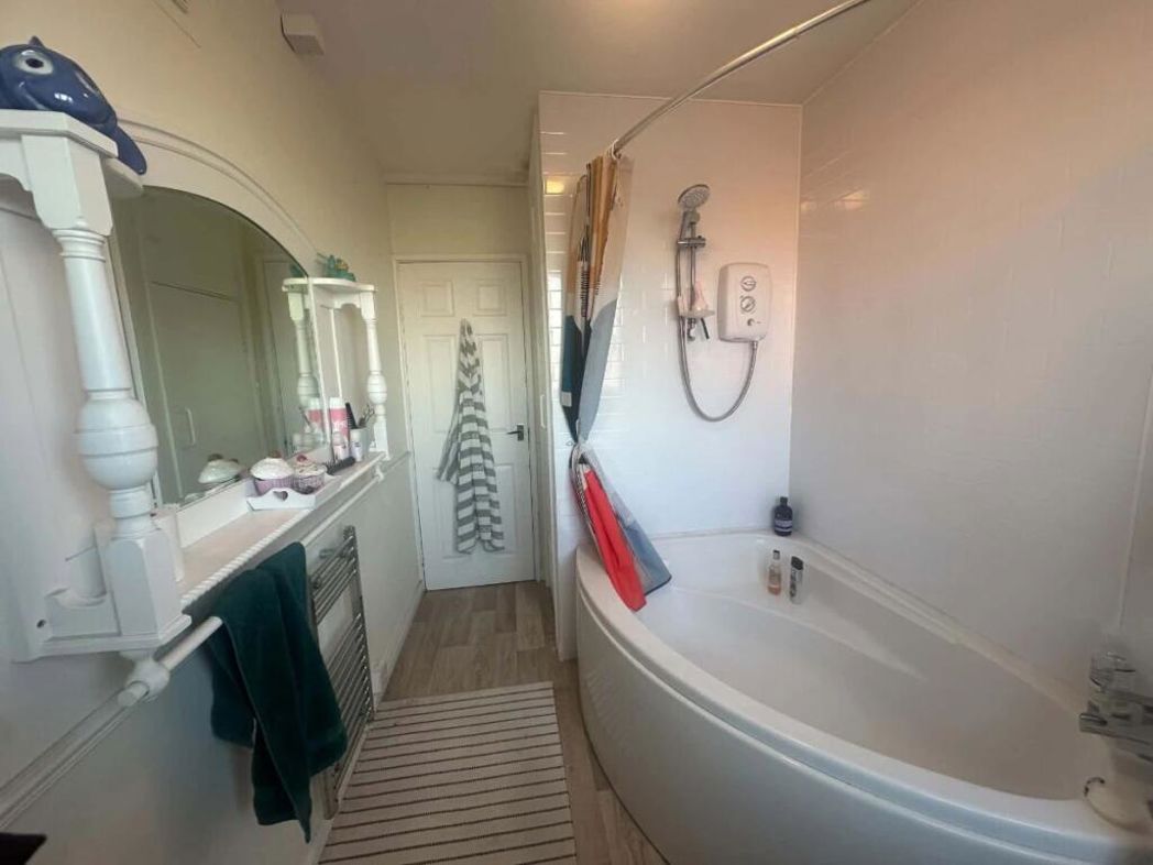 Property image 6 of 7