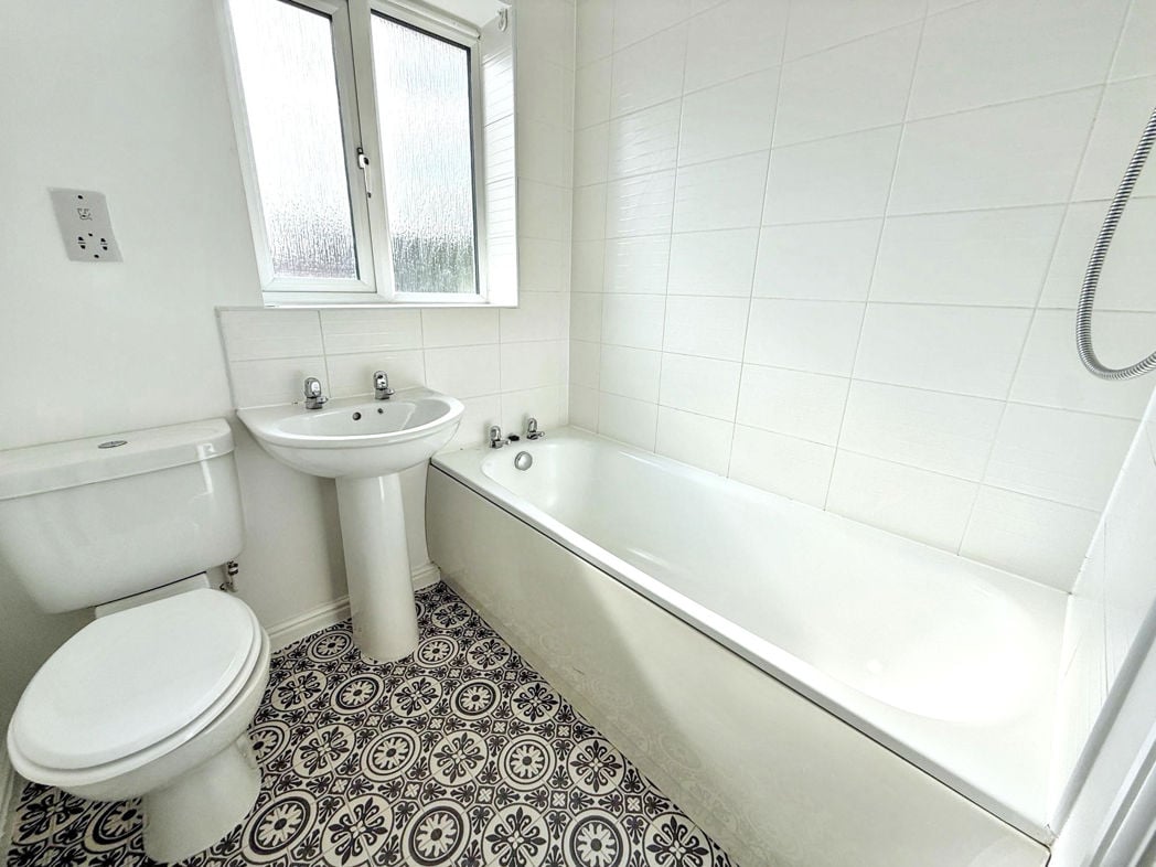 Property image 10 of 12