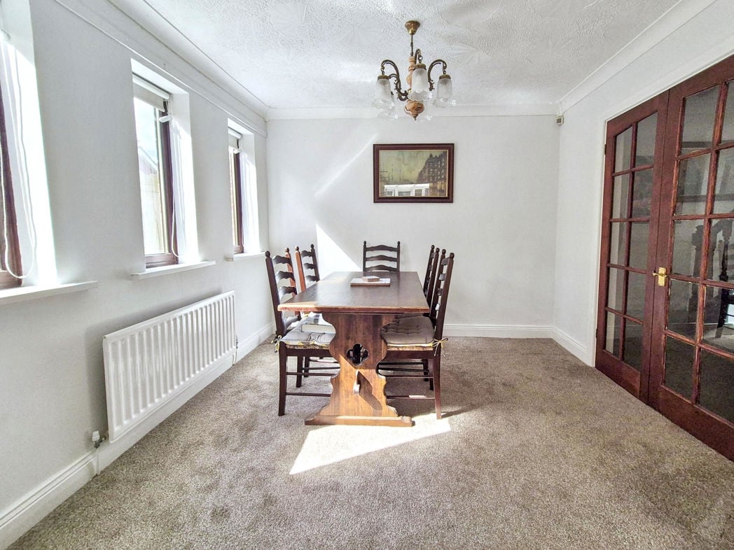 Property image 9 of 22