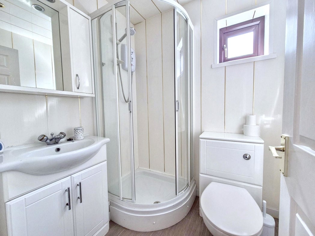 Property image 14 of 22