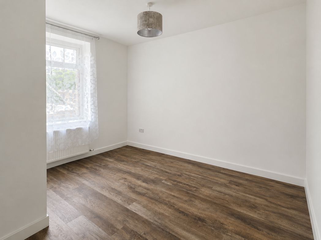 Property image 3 of 9