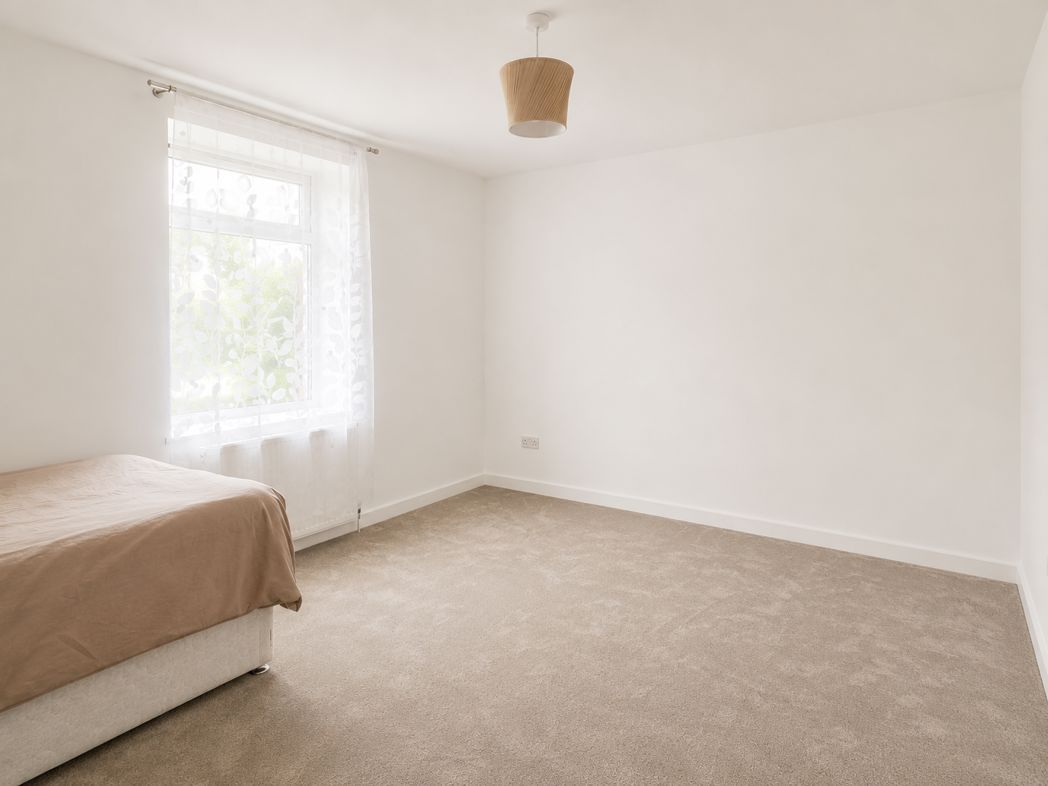 Property image 6 of 9