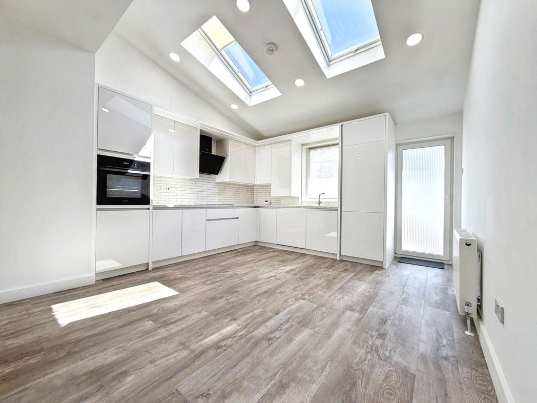 Property image 2 of 10