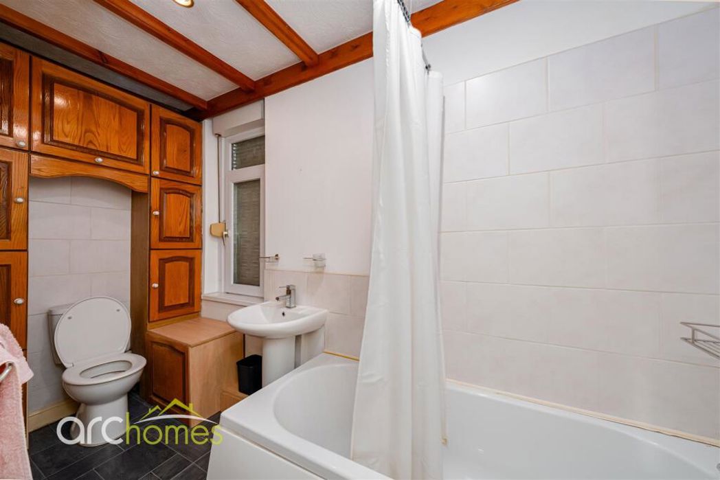 Property image 11 of 20