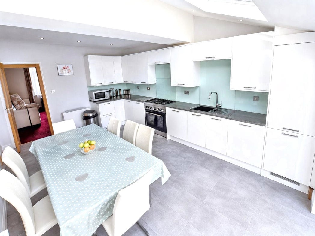 Property image 4 of 19