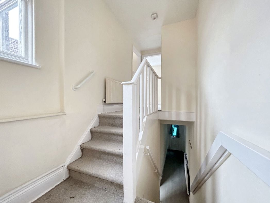 Property image 6 of 9