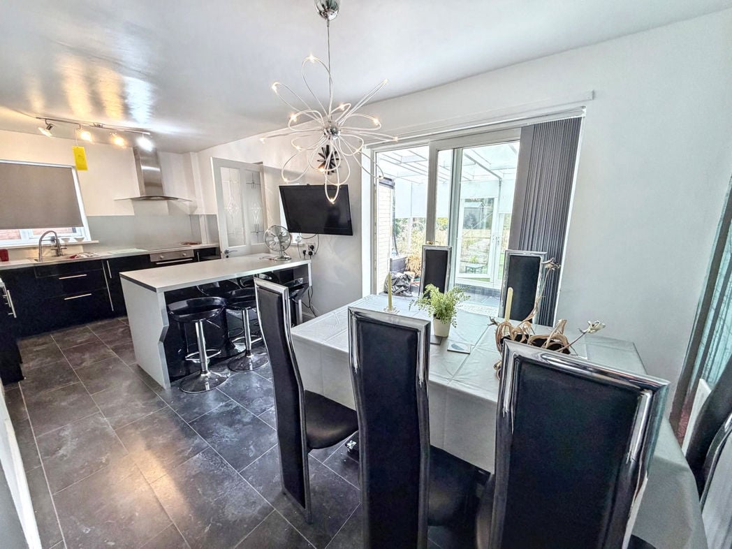 Property image 10 of 24