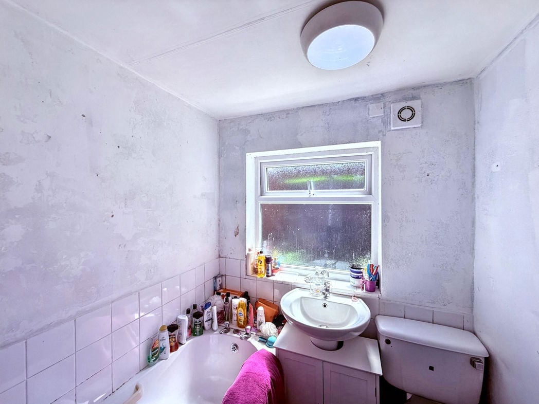 Property image 5 of 11
