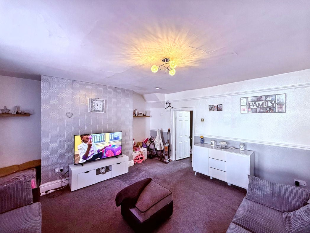 Property image 2 of 11
