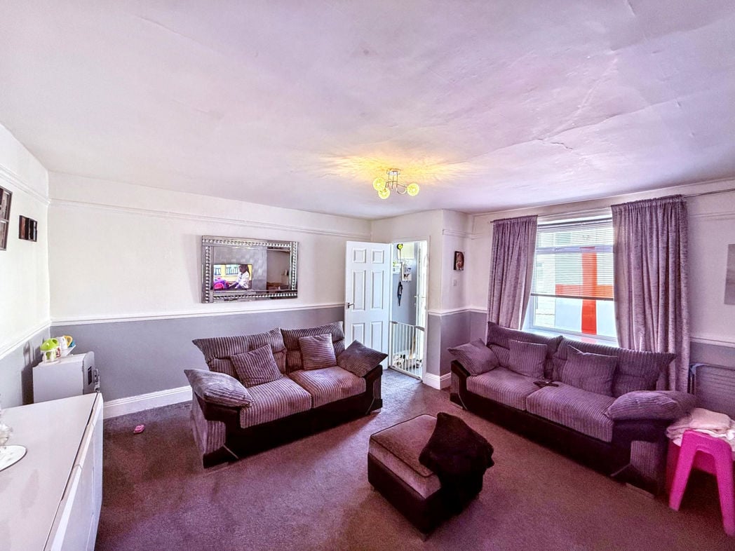Property image 3 of 11