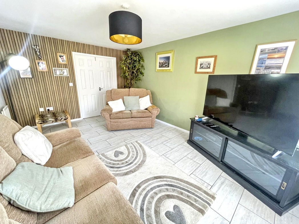 Property image 3 of 13