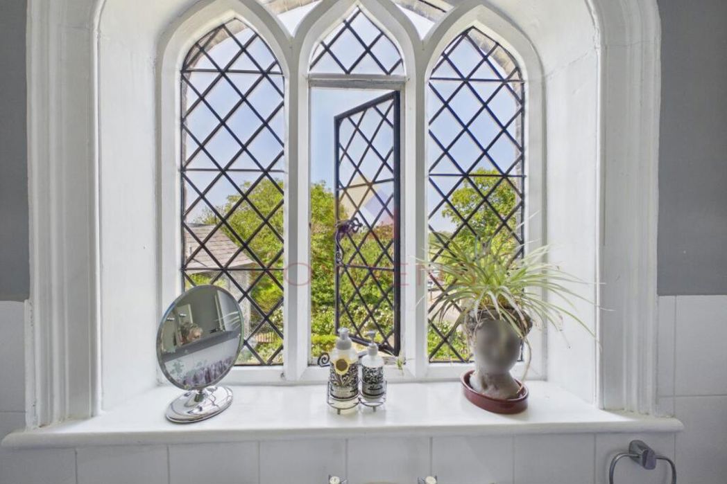 Property image 6 of 25