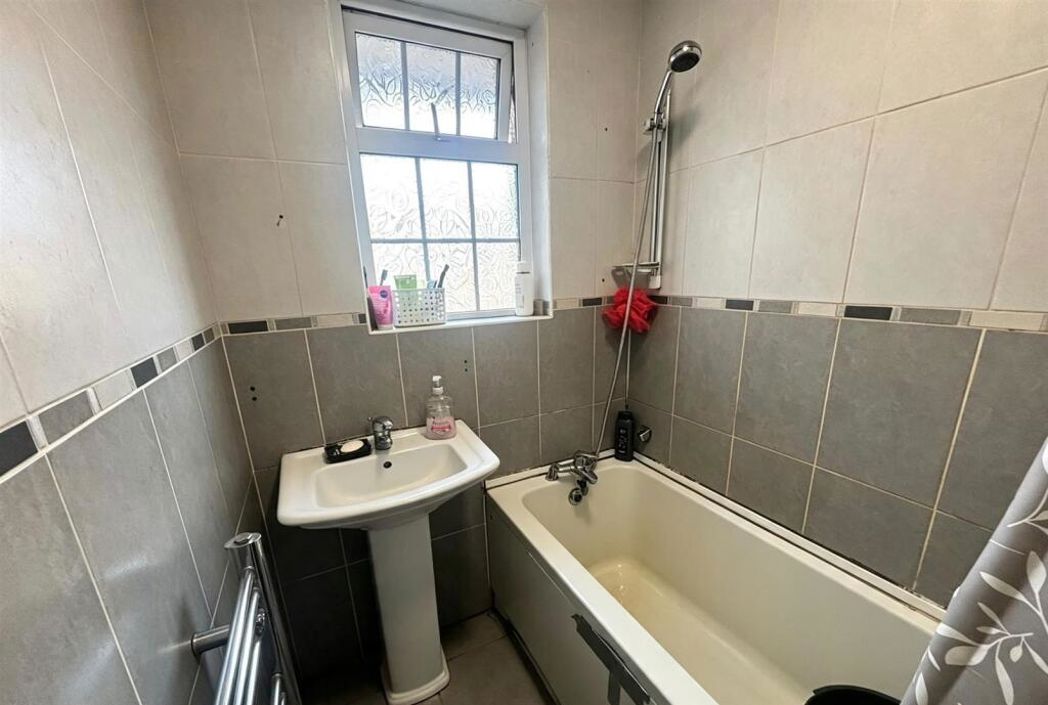 Property image 11 of 15