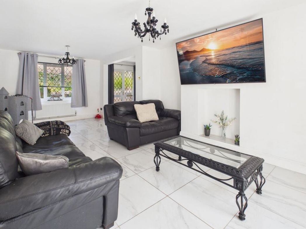 Property image 2 of 16